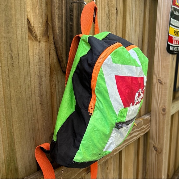 Soflo Riders Backpack made with repurposed kite - Picture 5 of 7